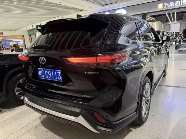 Toyota Highlander 2022 Model Hybrid 2.5L 4WD Premium Edition 7 seat – фото 6