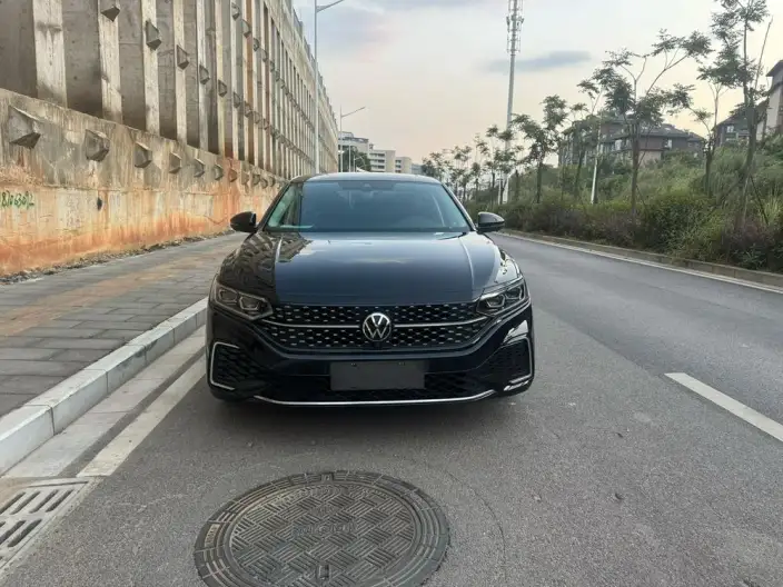 Volkswagen Passat 2023 Model Facelift 330TSI Starry sky Deluxe Edition – фото 2