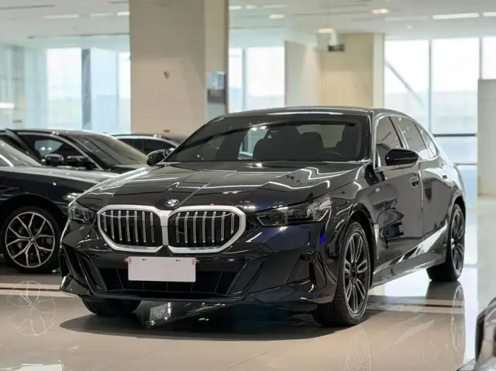 BMW 5 Series 2024 Model 530Li Leading Model M Sports Set – фото 1