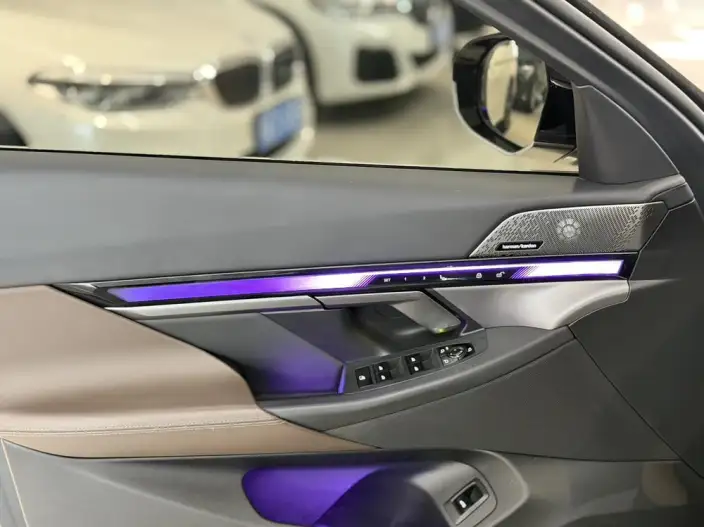 BMW 5 Series 2024 Model 530Li Leading Model M Sports Set – фото 9