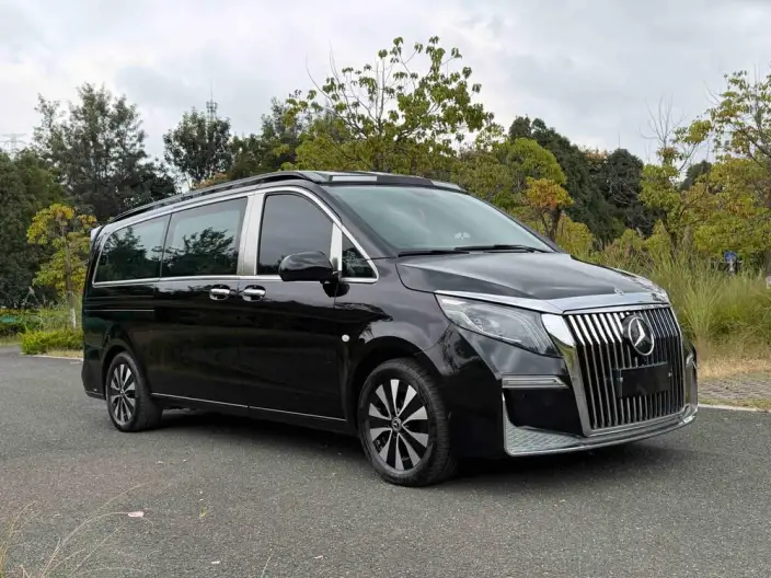 Viano 2023 Model 2.0T Elite Edition 7 seat – фото 3