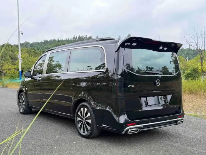 Viano 2023 Model 2.0T Elite Edition 7 seat – фото 4