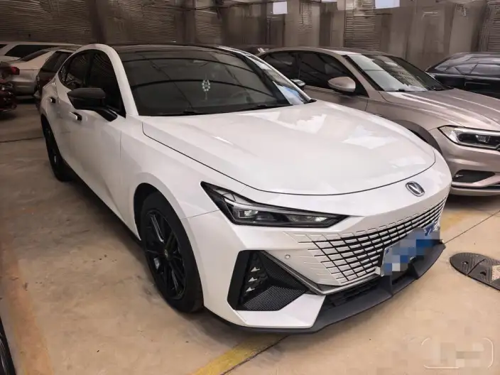 Changan UNI-V 2024 Model 1.5T Noble Model – фото 3