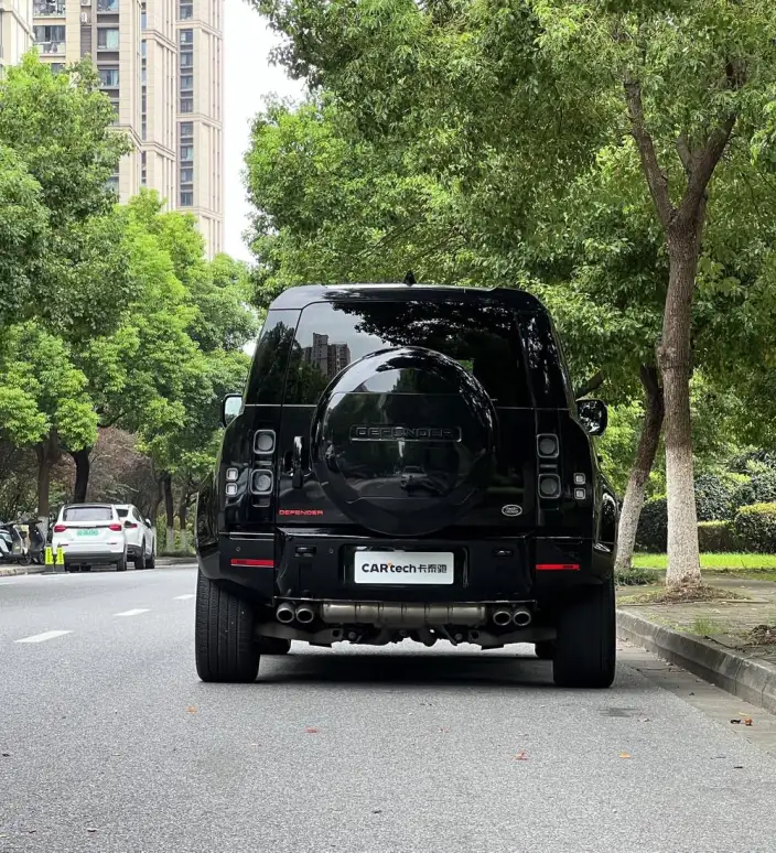 Land Rover Defender 2024 Model 110 5.0T V8 – фото 6