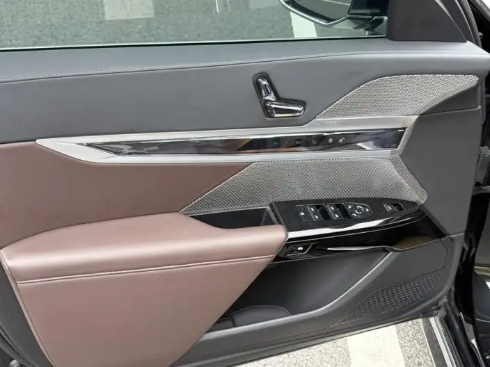 BMW 7 Series 2023 Model 735Li Luxury Set – фото 8