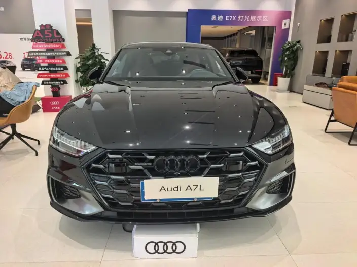 Audi A7 L 2025 Model 45 TFSI quattro Black Samurai Edition