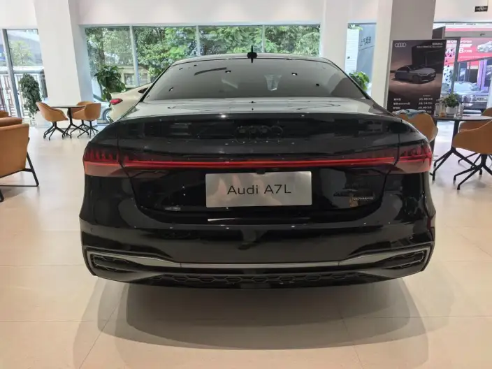 Audi A7 L 2025 Model 45 TFSI quattro Black Samurai Edition