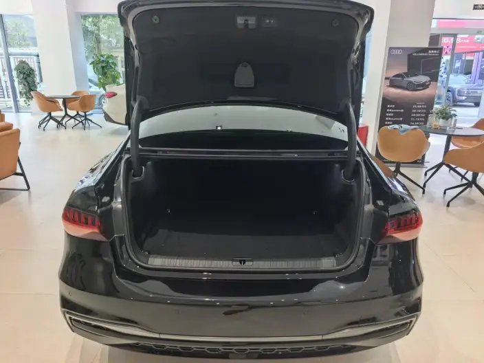 Audi A7 L 2025 Model 45 TFSI quattro Black Samurai Edition – фото 10