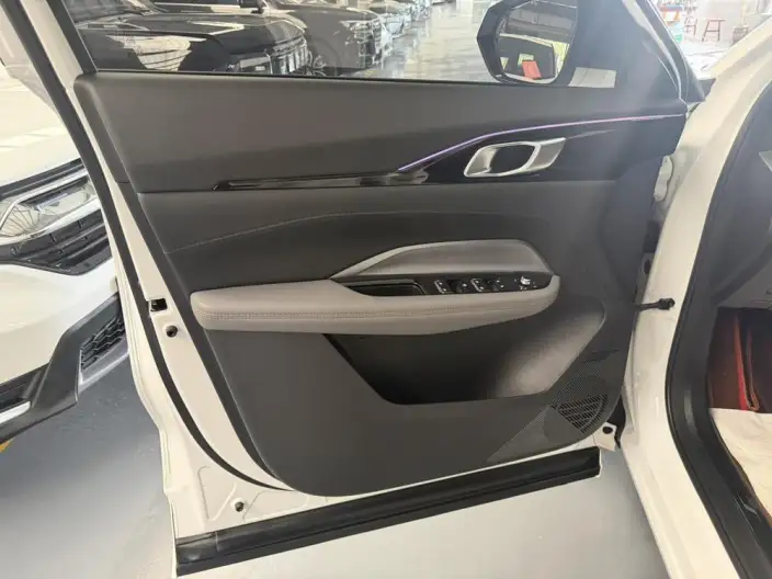 Changan Auchan Z6 2023 Model Blue whale 1.5T DCT Smart Enjoy Model – фото 9