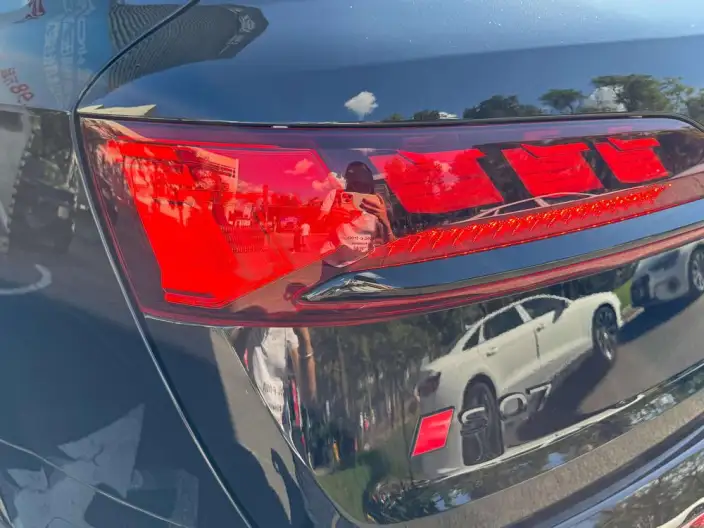 AUDI SQ7 2024 Model 4.0 TFSI – фото 8