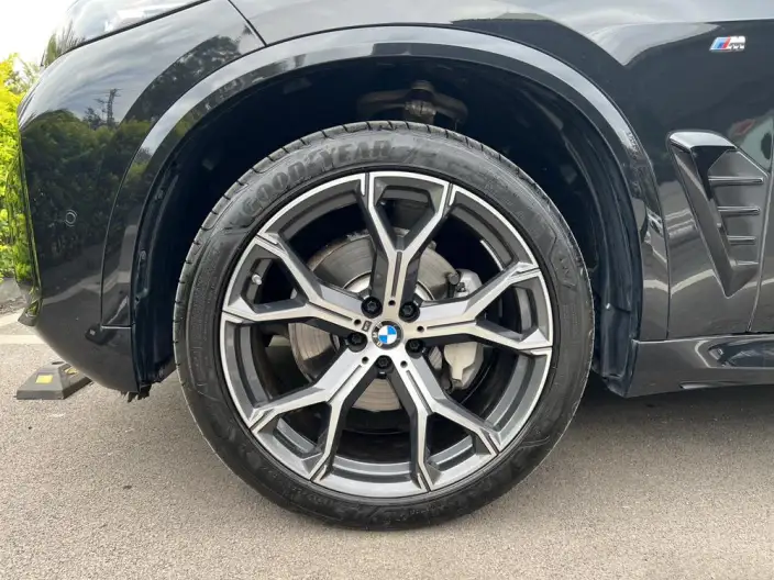 BMW X5 2025 Model xDrive30Li Exclusive Model M Sports Night Set – фото 9