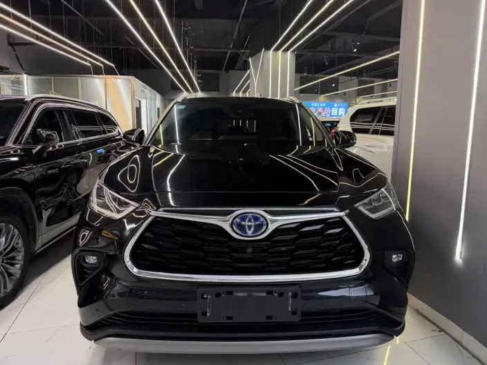 Toyota Highlander 2022 Model Hybrid 2.5L 4WD Premium Edition 7 seat – фото 2