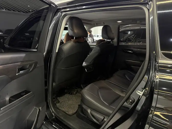 Toyota Highlander 2022 Model Hybrid 2.5L 4WD Premium Edition 7 seat – фото 9