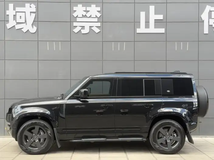 Land Rover Defender 2024 Model 110 3.0T P400 XS – фото 3