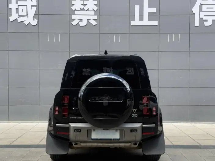 Land Rover Defender 2024 Model 110 3.0T P400 XS – фото 4
