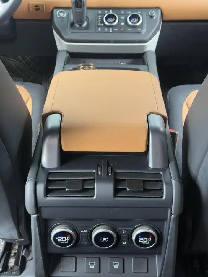 Land Rover Defender 2024 Model 110 3.0T P400 XS – фото 8