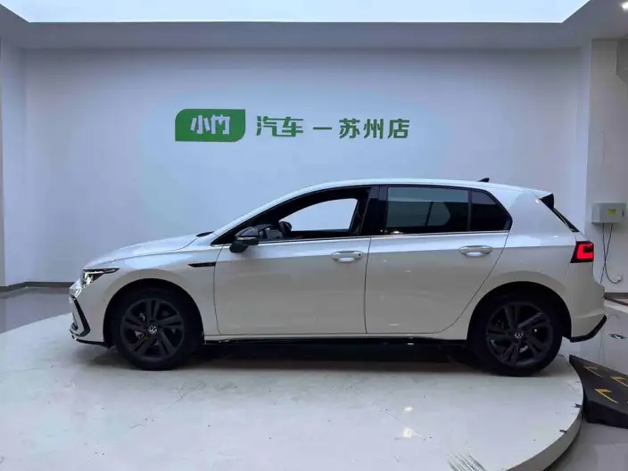 Volkswagen Golf 2023 Model 280TSI DSG R-Line Lite – фото 4