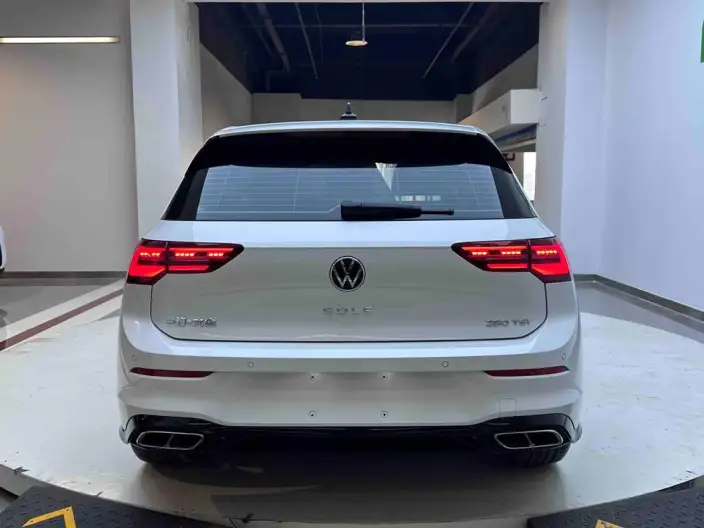 Volkswagen Golf 2023 Model 280TSI DSG R-Line Lite – фото 5
