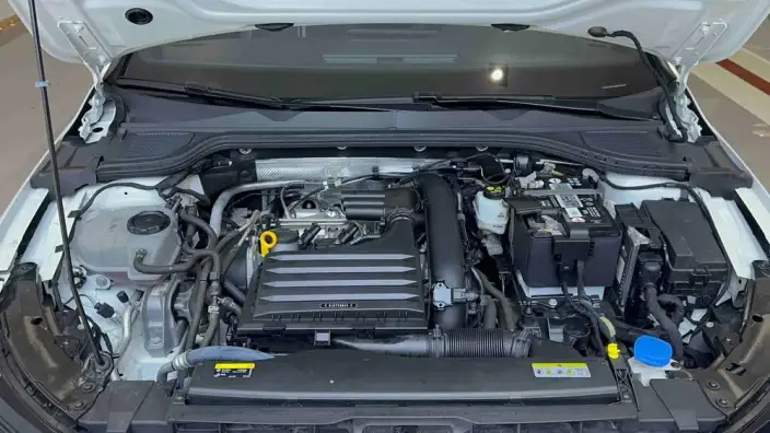 Volkswagen Golf 2023 Model 280TSI DSG R-Line Lite – фото 7