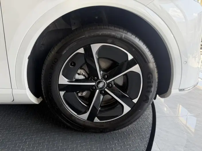Sangyuan H5 2026 Model EV Max+ – фото 9