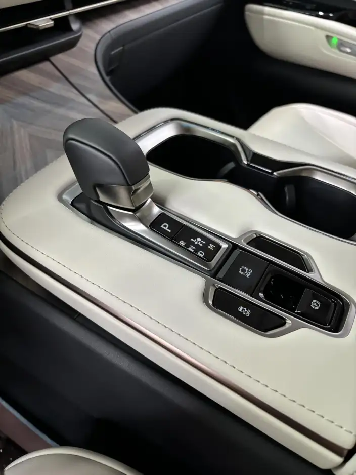 Lexus LM 2026 Model 500h DIRECT4 VI seat Respect Edition – фото 4