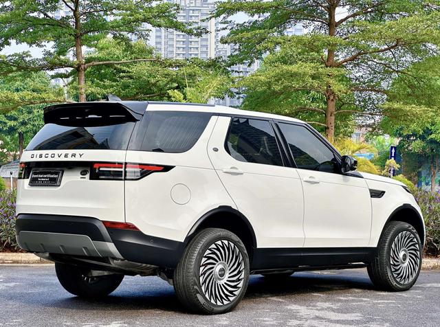Land Rover Discovery Модель 2019 года 3.0 V6 SE – фото 7
