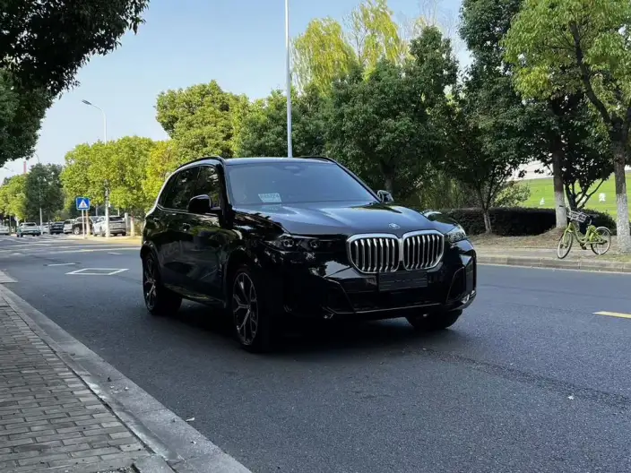BMW X5 2025 Model xDrive30Li Exclusive Model M Sports Night Set