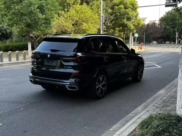 BMW X5 2025 Model xDrive30Li Exclusive Model M Sports Night Set – фото 6