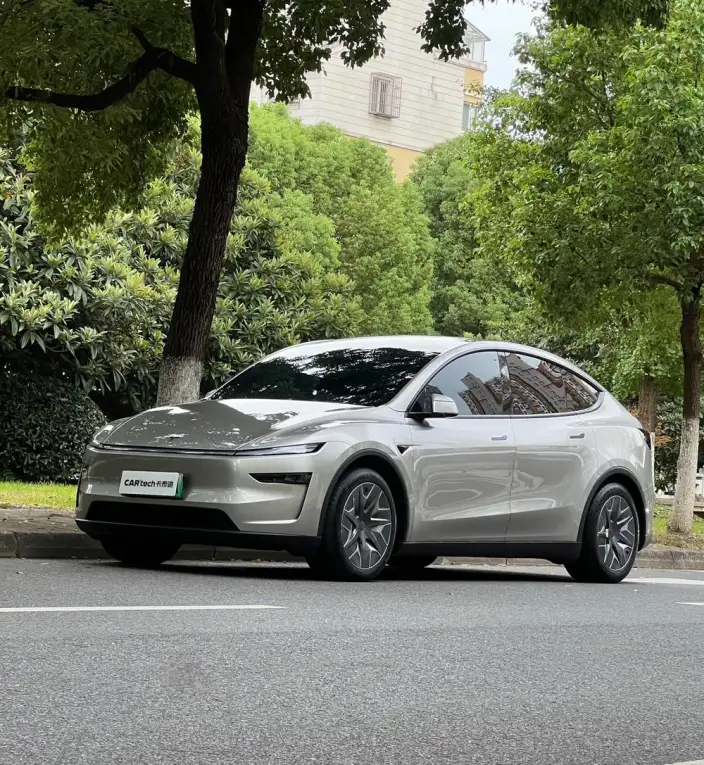 Model Y L 2026 Model Standard Edition – фото 1