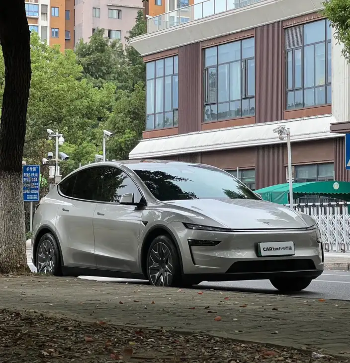 Model Y L 2026 Model Standard Edition – фото 3