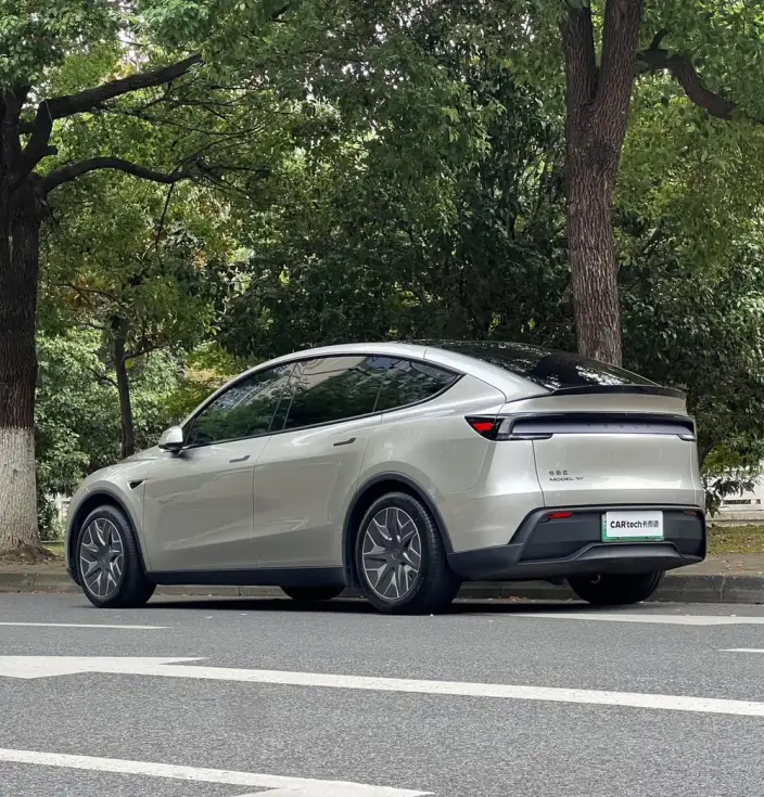 Model Y L 2026 Model Standard Edition – фото 5