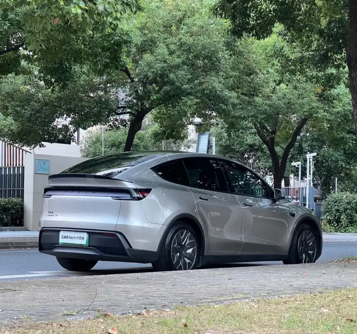 Model Y L 2026 Model Standard Edition – фото 7