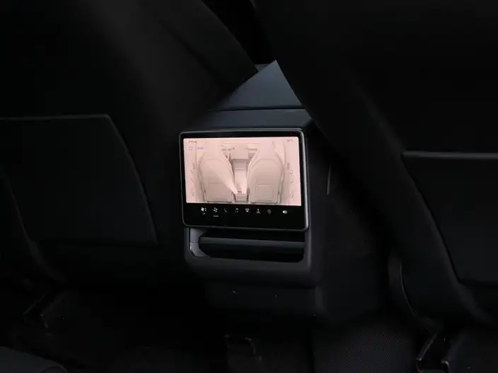 Model Y L 2026 Model Standard Edition – фото 8
