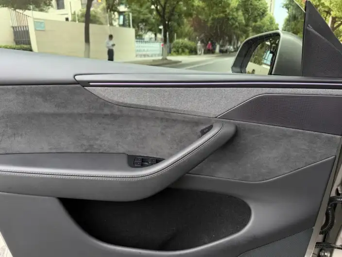 Model Y L 2026 Model Standard Edition – фото 9