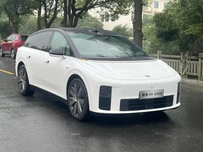 Li Auto i6 2025 Model 4WD Standard Edition – фото 3