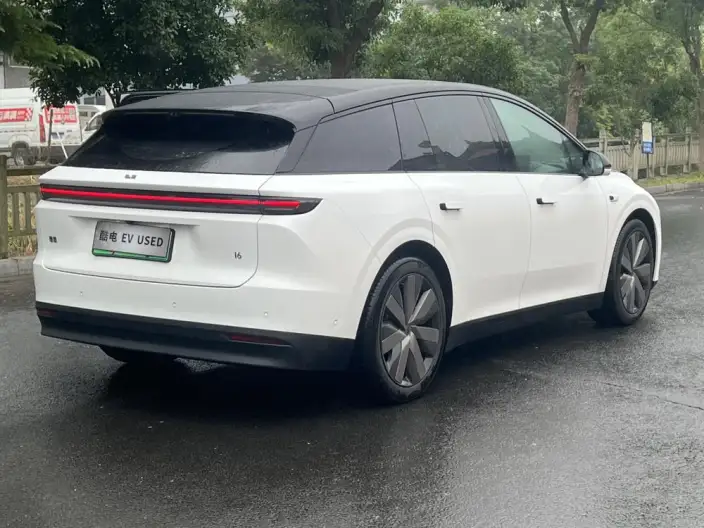 Li Auto i6 2025 Model 4WD Standard Edition – фото 6