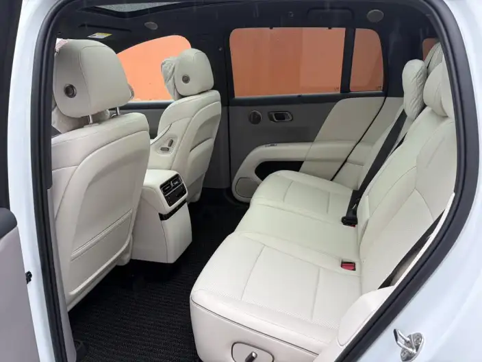 Li Auto i6 2025 Model 4WD Standard Edition – фото 9