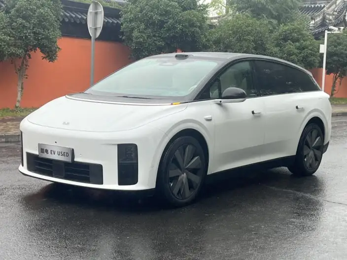 Li Auto i6 2025 Model 4WD Standard Edition – фото 10