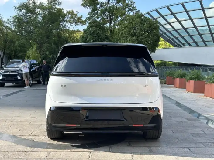 ZEEKR MIX 2025 Model 76kWh Smart Driving Edition – фото 6