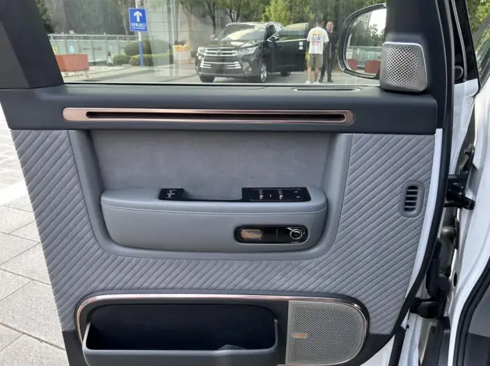 ZEEKR MIX 2025 Model 76kWh Smart Driving Edition – фото 10