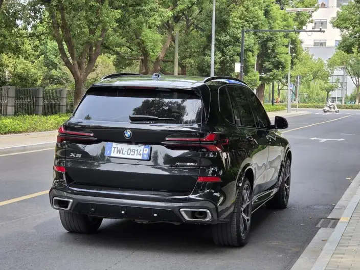 BMW X5 2025 Model xDrive30Li Exclusive Model M Sports Night Set – фото 7