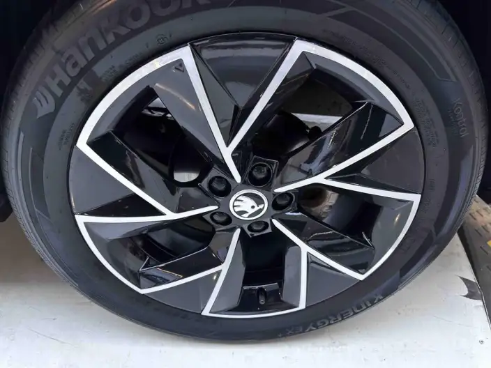 Skoda Kamiq GT 2023 Model Facelift 1.5L Automatic Premium – фото 9