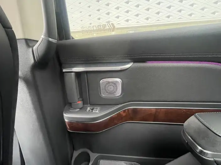 HONGQI HQ9 PHEV 2024 Model 4WD Deluxe Edition – фото 9