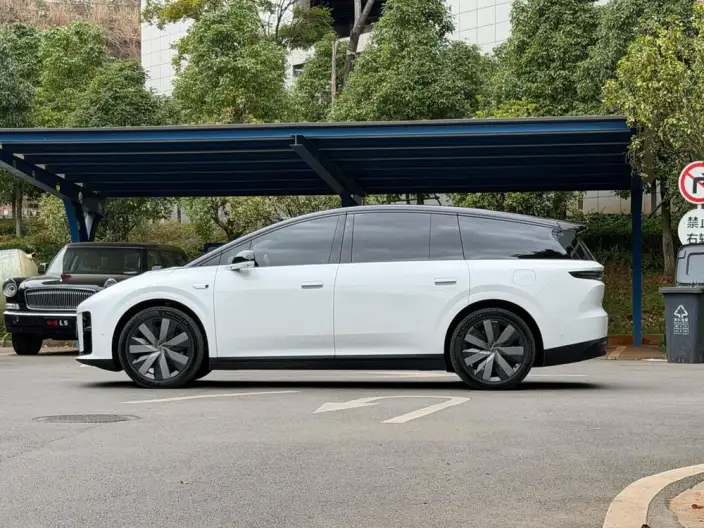 Li Auto i8 2026 Model 4WD High performance Edition
