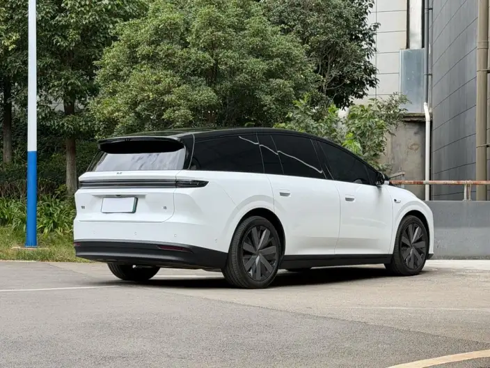 Li Auto i8 2026 Model 4WD High performance Edition – фото 7