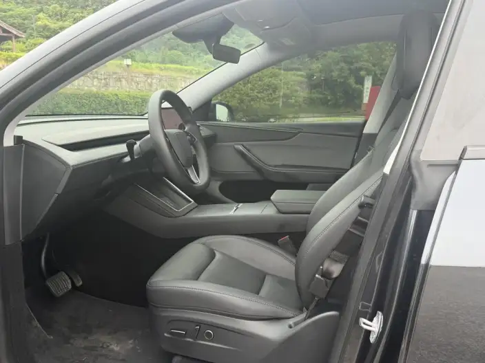 Model Y 2025 Model Rear-wheel drive version – фото 9