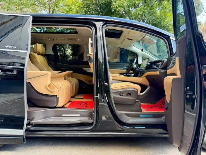 Denza D9 EV 2024 Model 620 2WD Exclusive Model – фото 8
