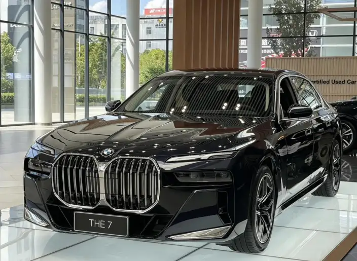 BMW 7 Series 2026 Model 735Li M Sports Set – фото 1