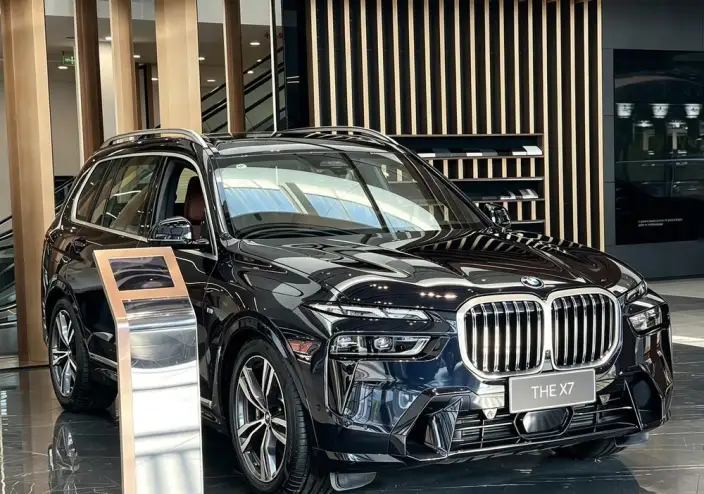 BMW X7 2026 Model xDrive40i Exclusive Model M Sports Set 7 seat – фото 3