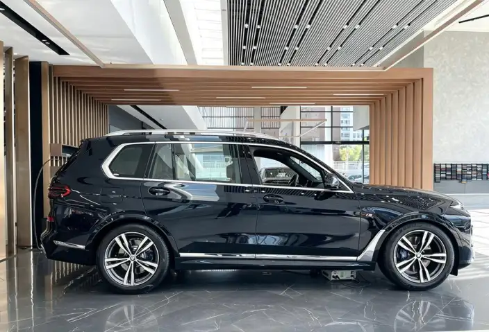 BMW X7 2026 Model xDrive40i Exclusive Model M Sports Set 7 seat – фото 6